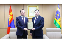 Монгол Улсын Хүнс, хөдөө аж ахуй, хөнгөн үйлдвэрийн сайд М.Бадамсүрэн БНБуриад Улсын Засгийн газрын орлогч дарга бөгөөд Хөдөа аж ахуй, хүнсний сайд А.Д.Дармаевыг хүлээн авч уулзлаа