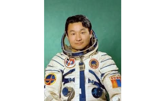 Хүндэт профессор цол хүртээнэ