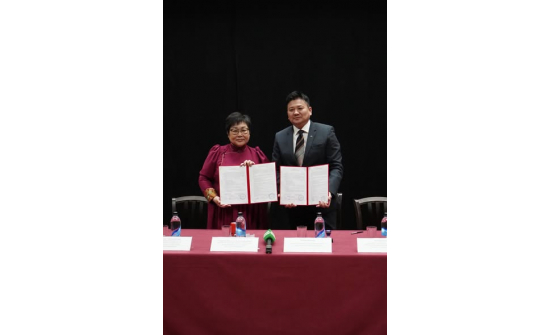 Д.Нацагдоржийн нэрэмжит Улсын драмын эрдмийн театр болон ОХУ-ын Буриад улсын Хоц Намсрайевын нэрэмжит Драмын эрдмийн театр хамтын ажиллагааг өргөжүүлэх санамж бичигт гарын үсэг зурлаа.