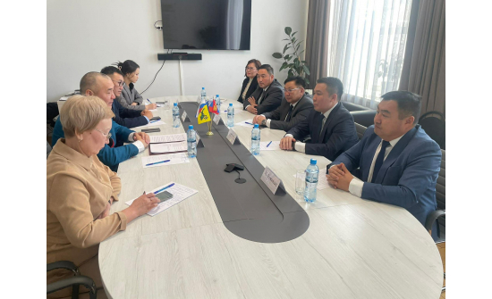 МОНГОЛЫН БУРИАДЫН ТӨВ ХОЛБООНЫ УДИРДЛАГУУД УЛААН-ҮД ХОТНОО АЖИЛЛАВ