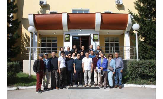 Ахмад дипломатчид хүрэлцэн ирэв