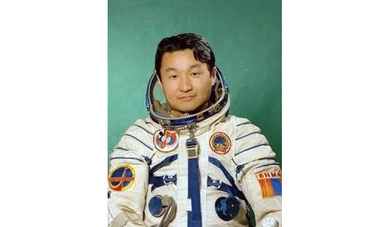 Хүндэт профессор цол хүртээнэ