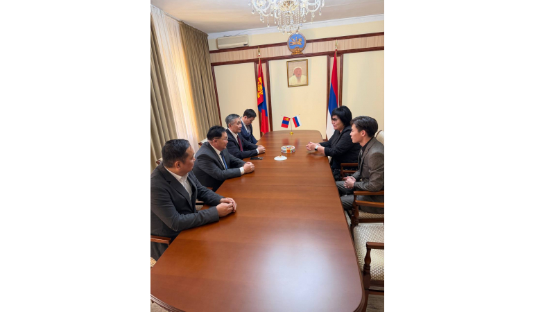 Хүндэт өргөмжлөл гардуулав